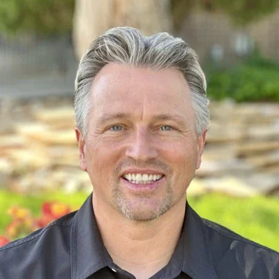 Dentist Cottonwood Heights UT Adam Van Leeuwen Team A headshot photo of Dr. Adam Van Leeuwen from Van Leeuwen Dental