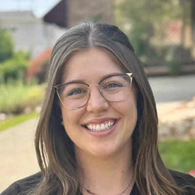 Dentist Cottonwood Heights UT Megan Team A headshot photo of Megan from Van Leeuwen Dental